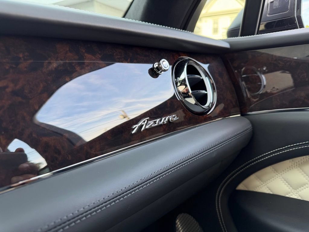 Used 2023 Bentley Bentayga AWD/4WD image 35
