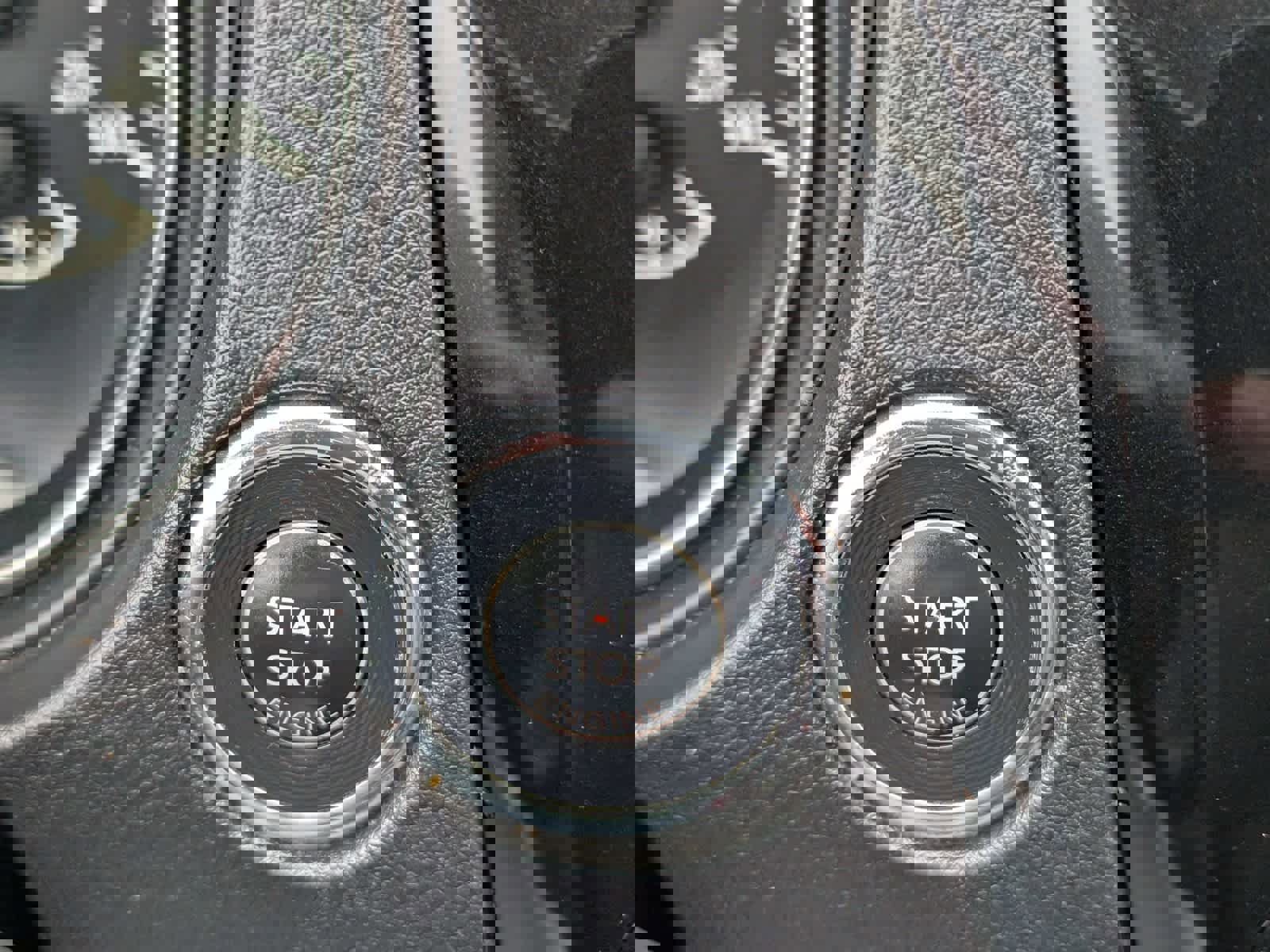 Used 2019 Nissan Rogue SV image 22