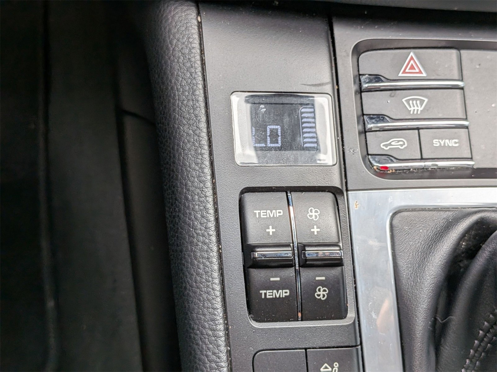 Used 2021 Porsche Macan image 25