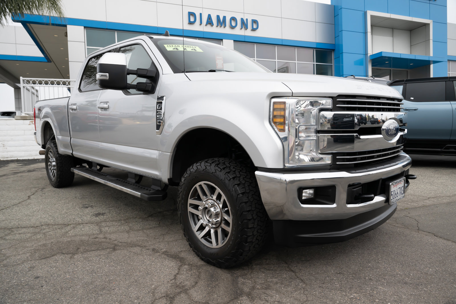 Used 2019 Ford F350 Lariat image 1