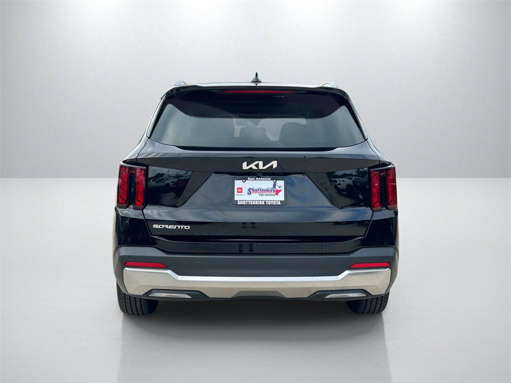 Used 2025 Kia Sorento S w/ Panoramic Sunroof Package image 6