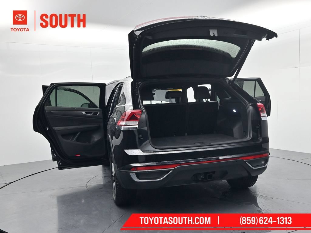 Used 2024 Volkswagen Atlas Cross Sport SE FWD image 61