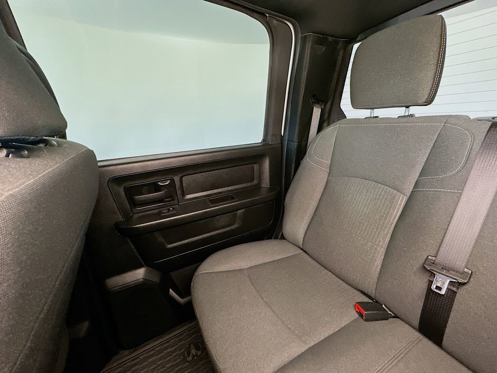 Used 2024 RAM 3500 Tradesman w/ Chrome Appearance Group AWD/4WD image 12