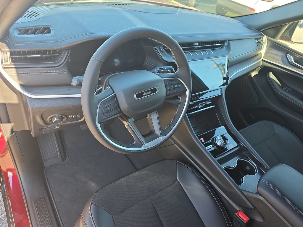 New 2026 Jeep Grand Cherokee Altitude AWD/4WD image 16