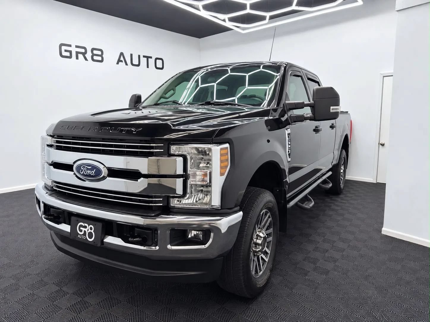 Used 2019 Ford F250 XLT w/ XLT Value Package AWD/4WD image 3
