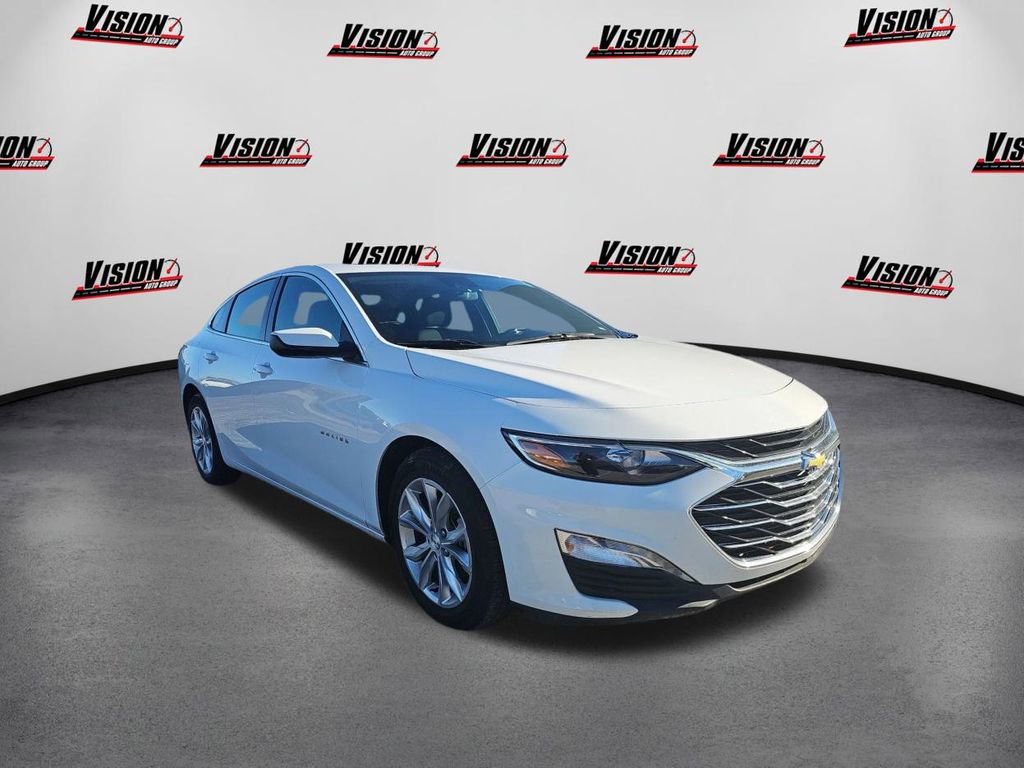 Used 2024 Chevrolet Malibu LT image 3