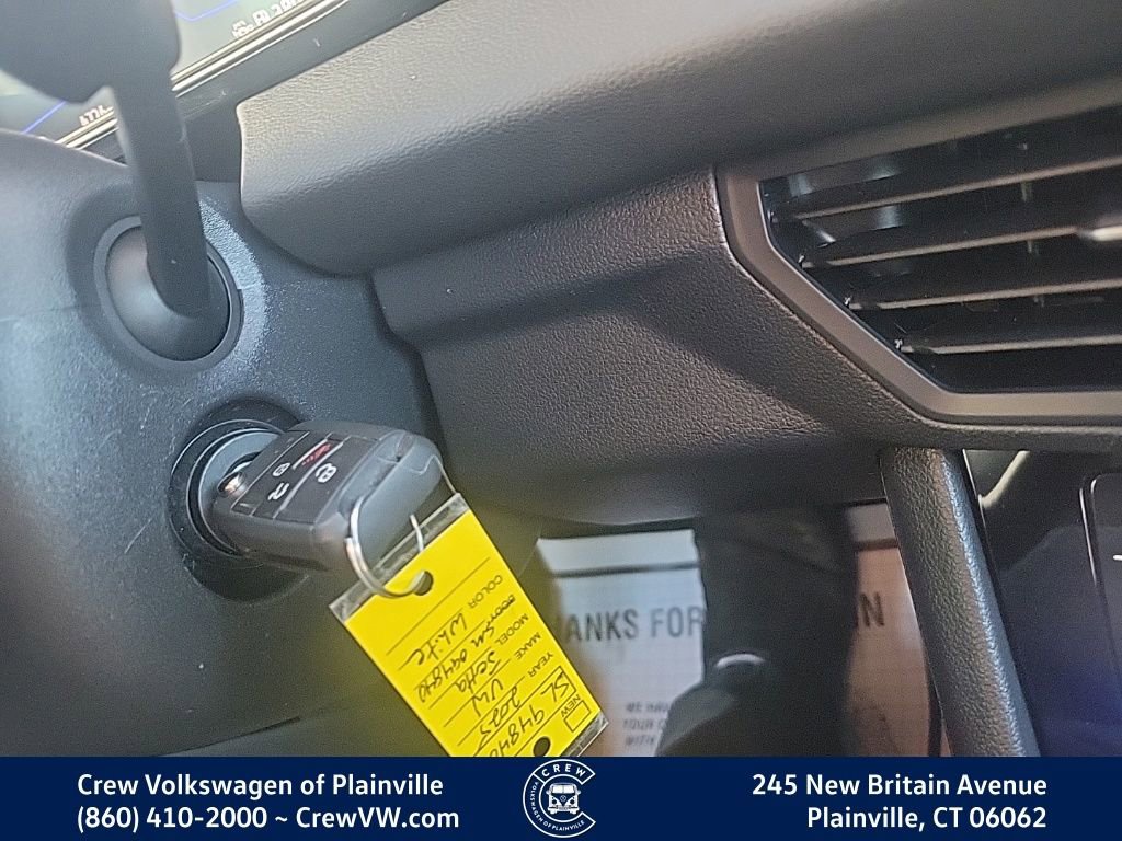 Certified 2025 Volkswagen Jetta Sport image 9