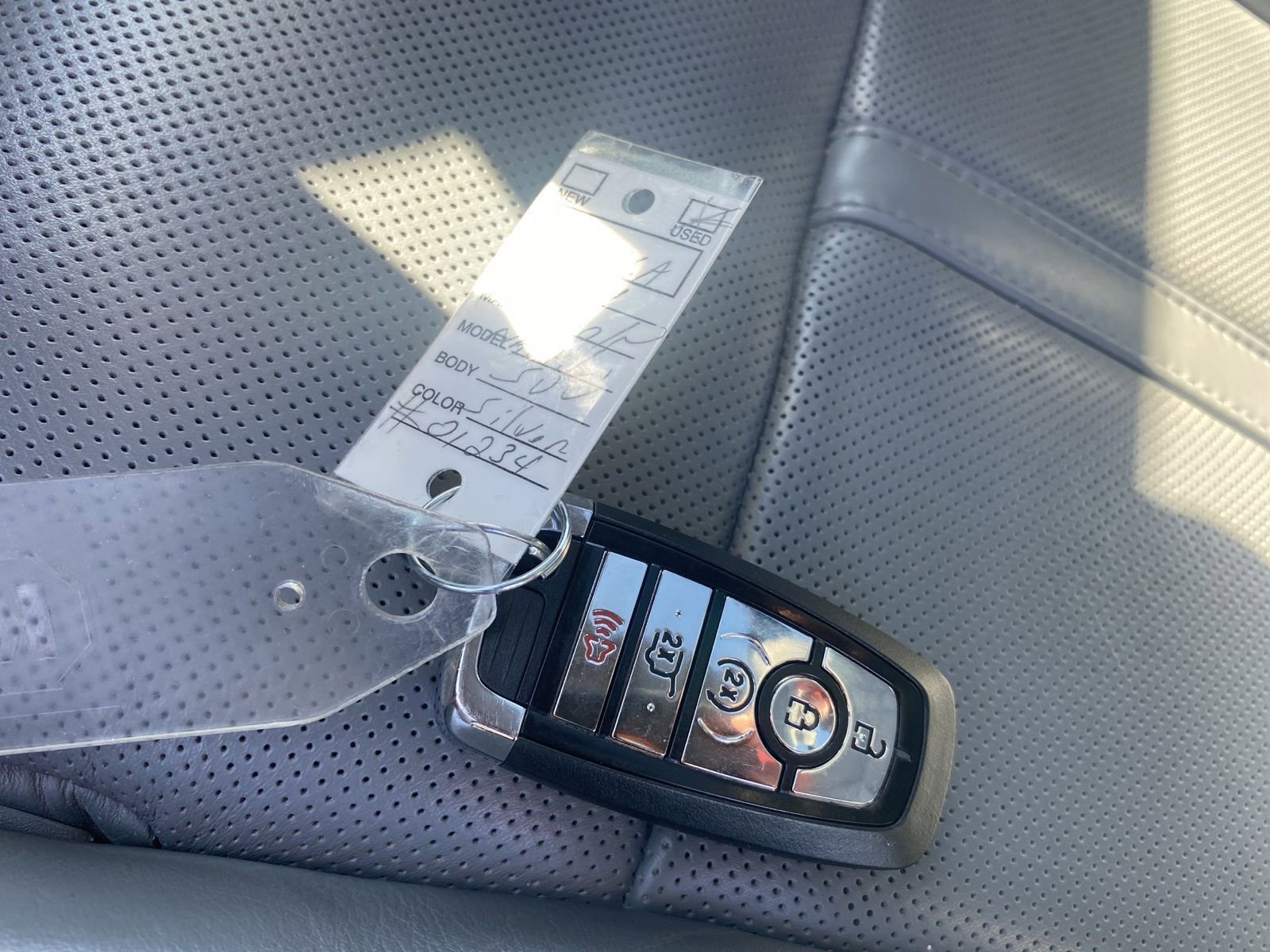 Used 2021 Lincoln Nautilus Reserve w/ Equipment Group 202A image 9