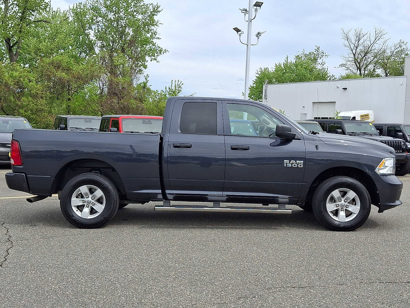Used 2018 RAM 1500 Express AWD/4WD image 7