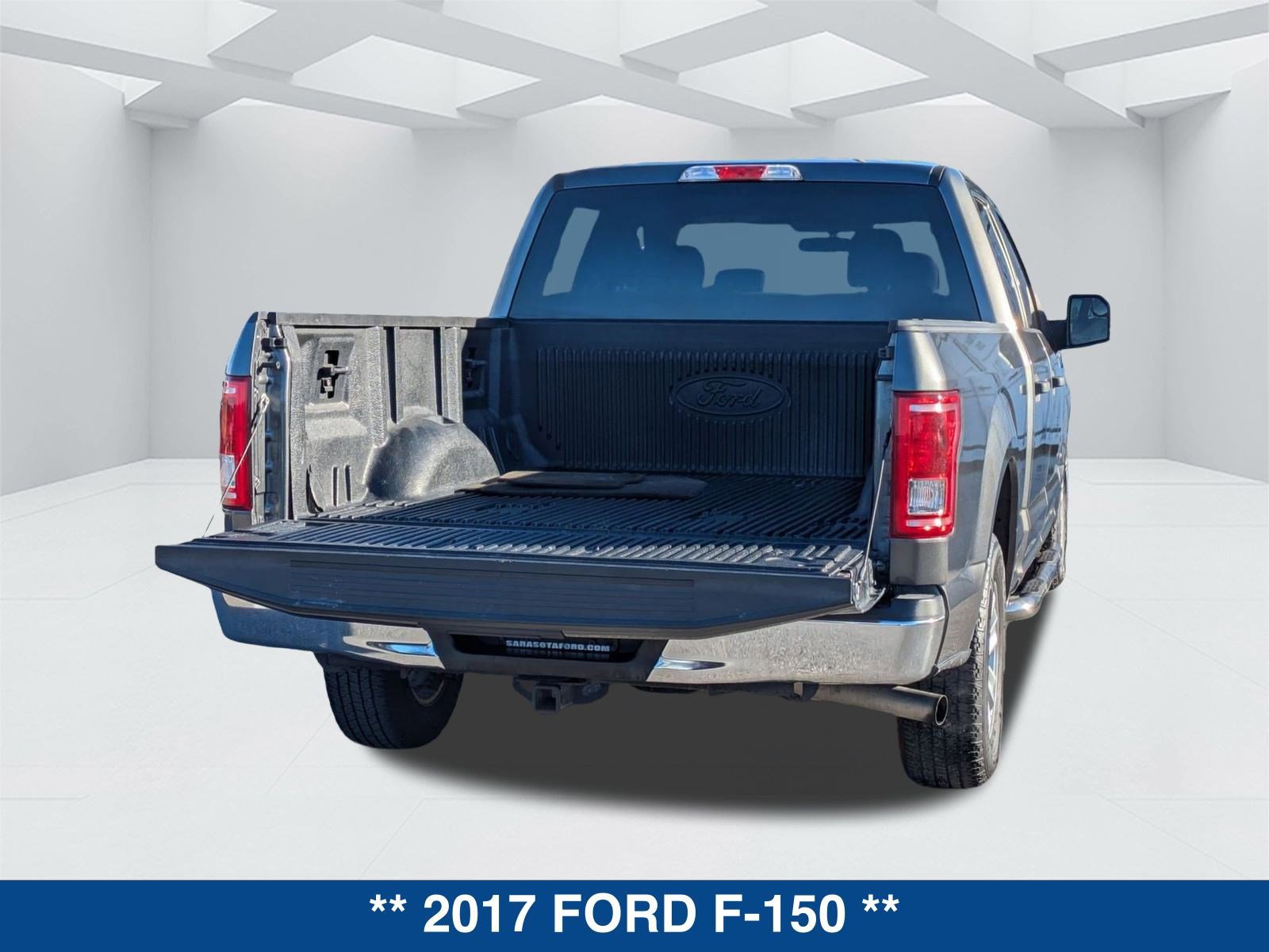 Used 2017 Ford F150 XLT w/ Trailer Tow Package image 13