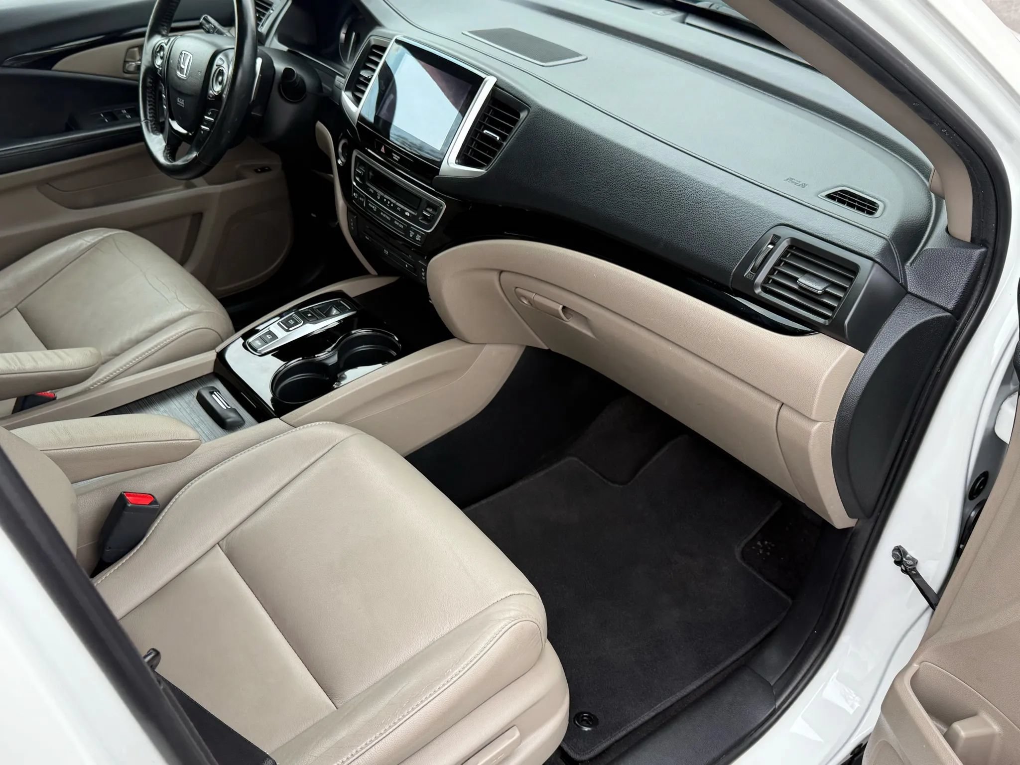 Used 2016 Honda Pilot Touring image 13