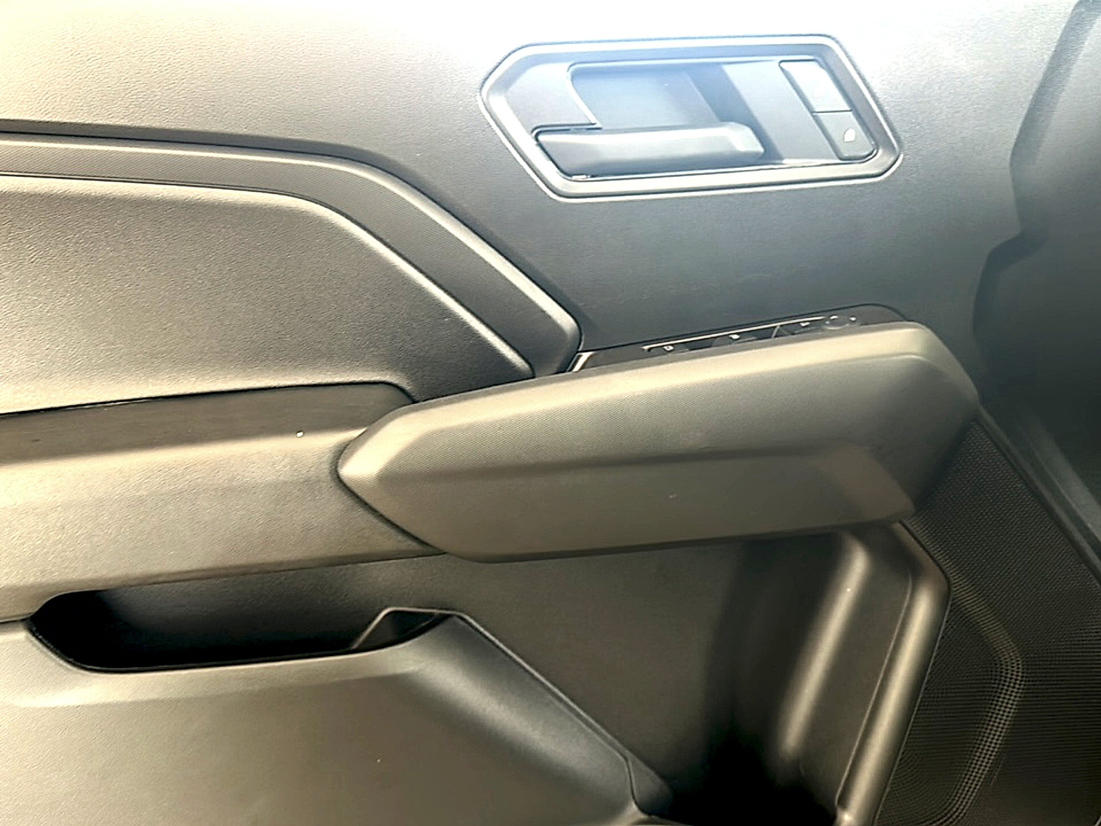 Used 2025 Chevrolet Colorado Trail Boss AWD/4WD image 16