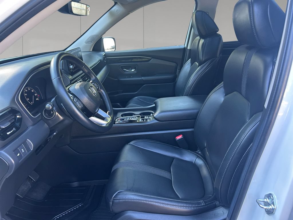 Used 2025 Honda Pilot Touring image 10