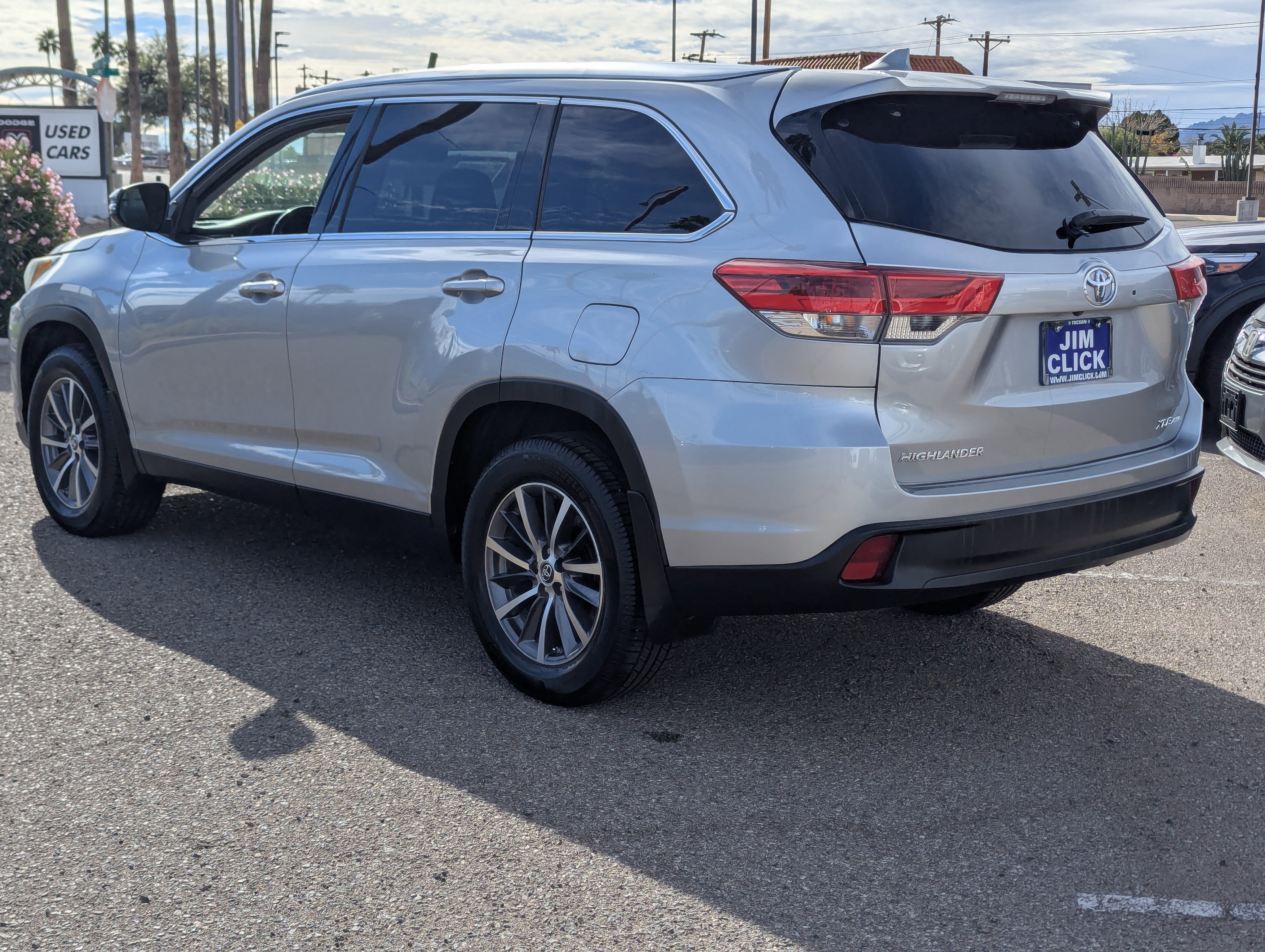 Used 2019 Toyota Highlander XLE image 4