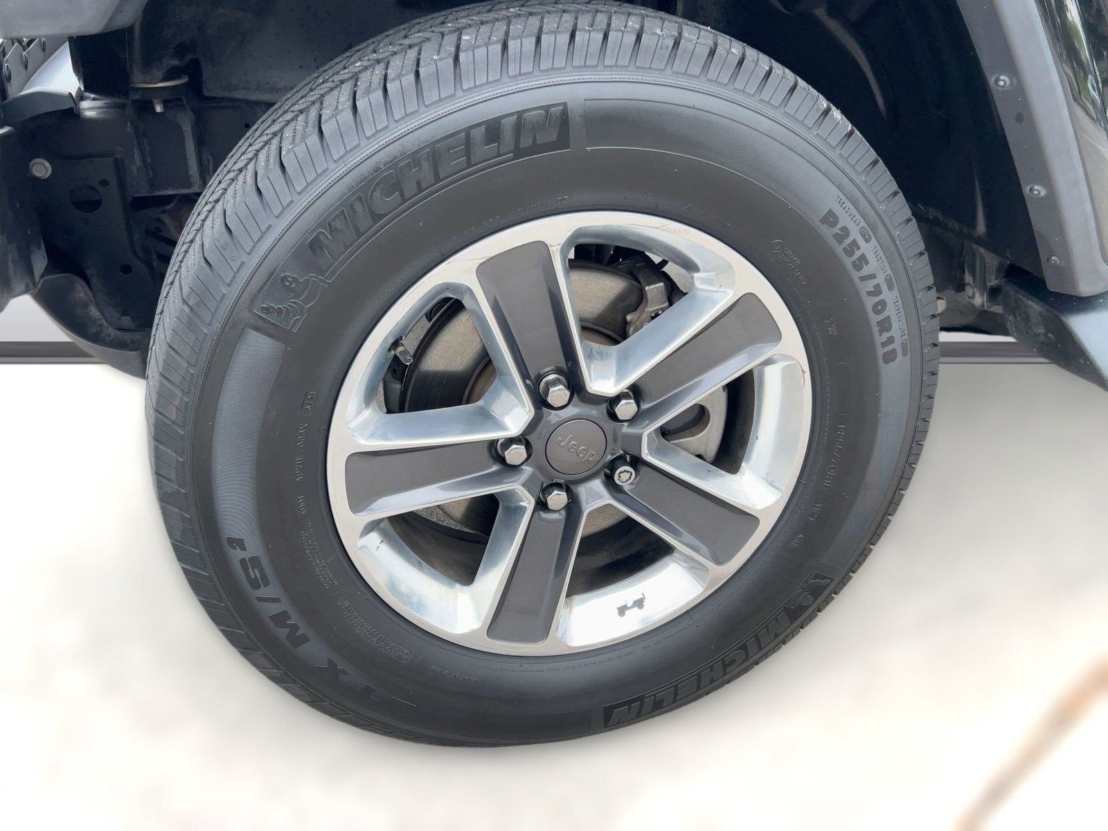 Used 2019 Jeep Wrangler Unlimited Sahara image 11