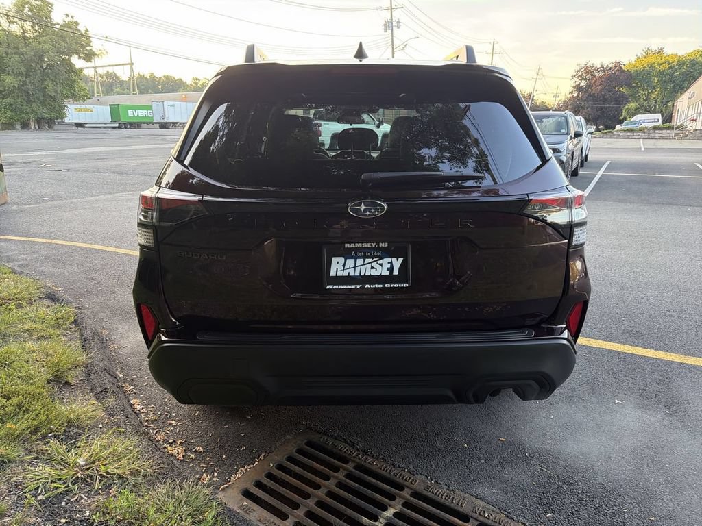 Used 2026 Subaru Forester Premium AWD/4WD image 7