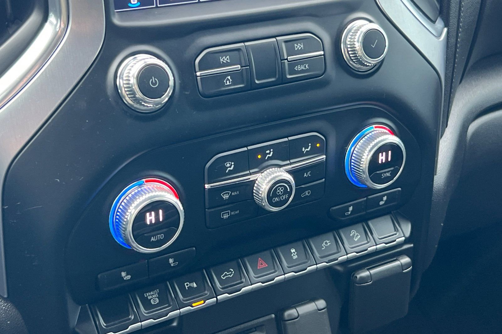 Used 2023 GMC Sierra 3500 SLT w/ Gooseneck/5TH Wheel Package AWD/4WD image 19