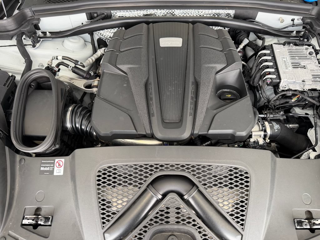 Certified 2026 Porsche Macan S AWD/4WD image 28
