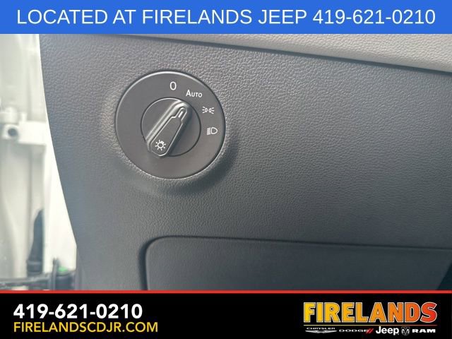 Used 2024 Volkswagen Taos SE image 21