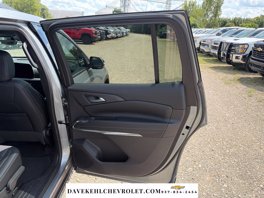 Used 2026 Chevrolet Traverse LT w/ Midnight/Sport Edition AWD/4WD image 22