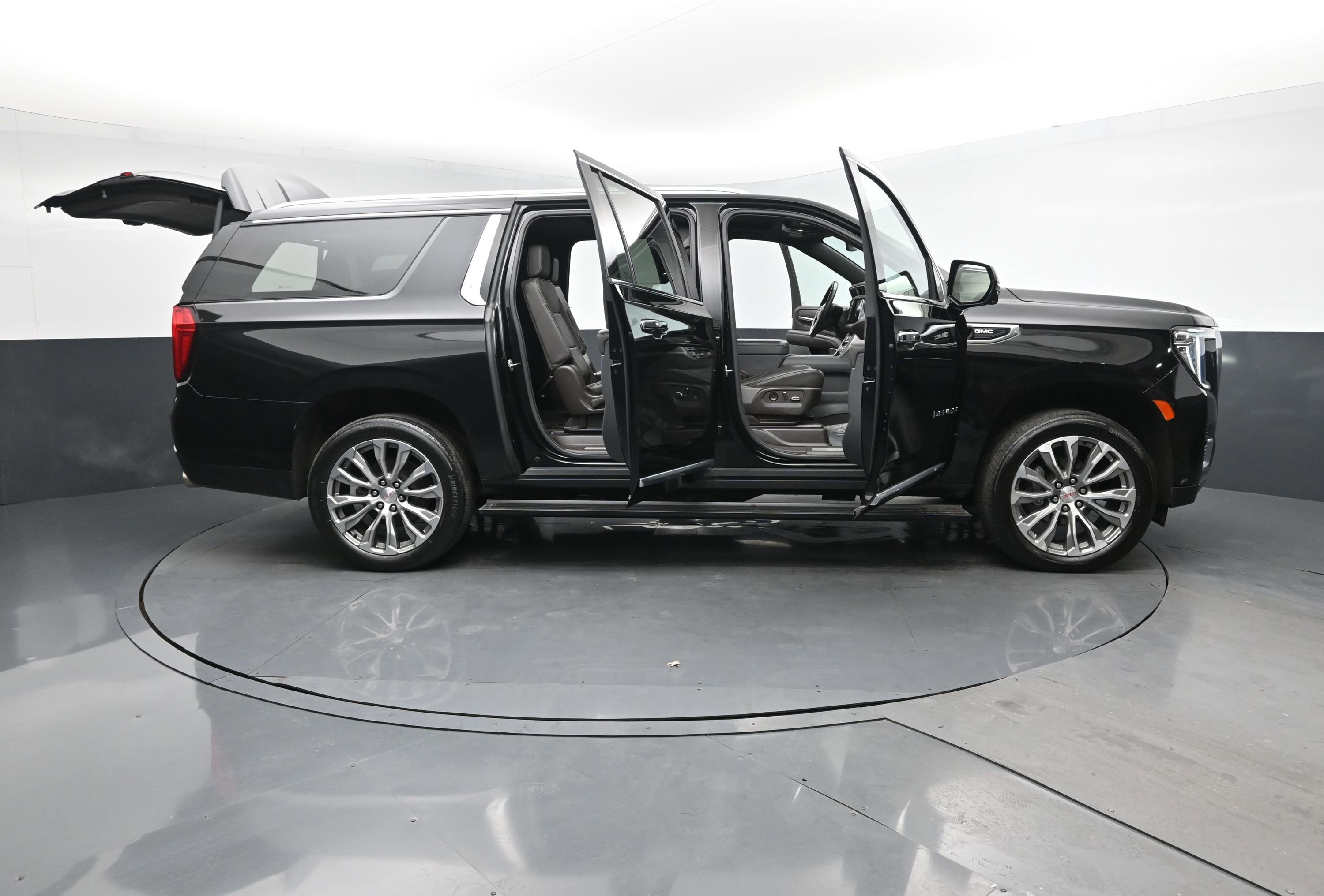 Used 2022 GMC Yukon XL Denali w/ Max Trailering Package image 31