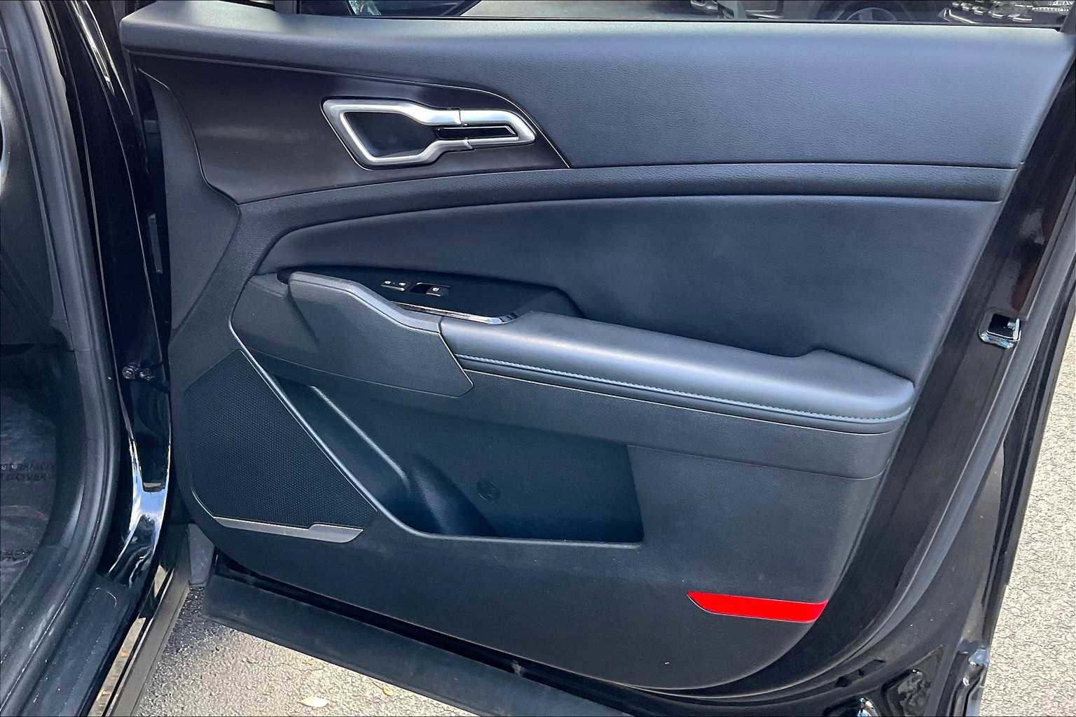 Used 2023 Kia Sportage EX image 23