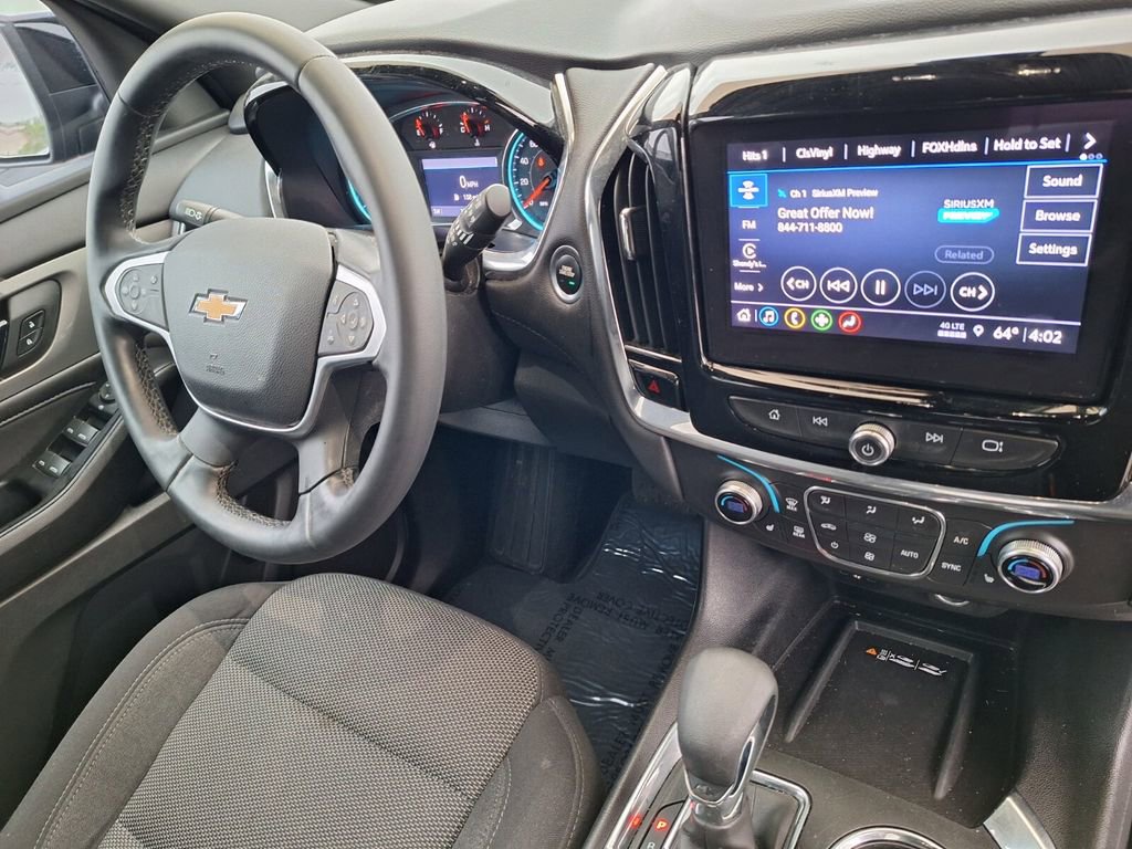 Used 2023 Chevrolet Traverse LT image 30
