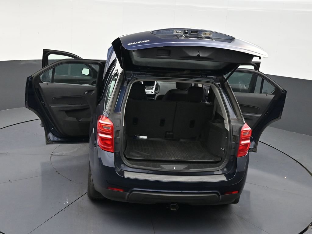 Used 2017 Chevrolet Equinox LS image 32