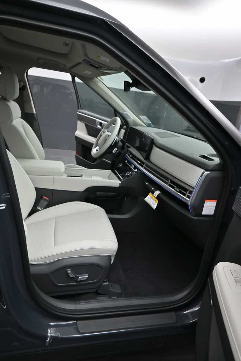 New 2027 Hyundai Santa Fe Limited AWD/4WD image 16