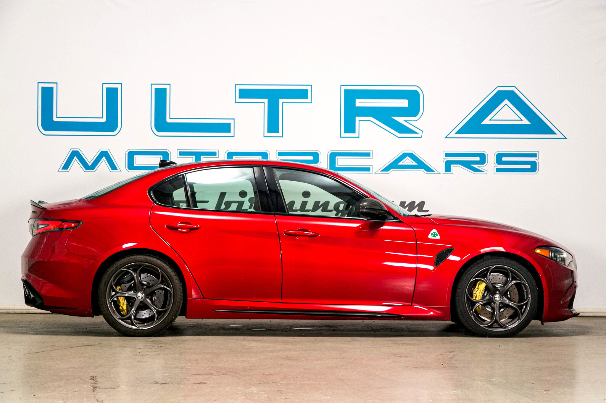 Used 2024 Alfa Romeo Giulia Quadrifoglio image 11
