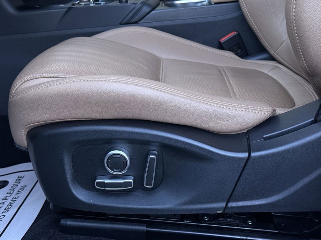 Used 2022 Jaguar E-PACE SE image 14