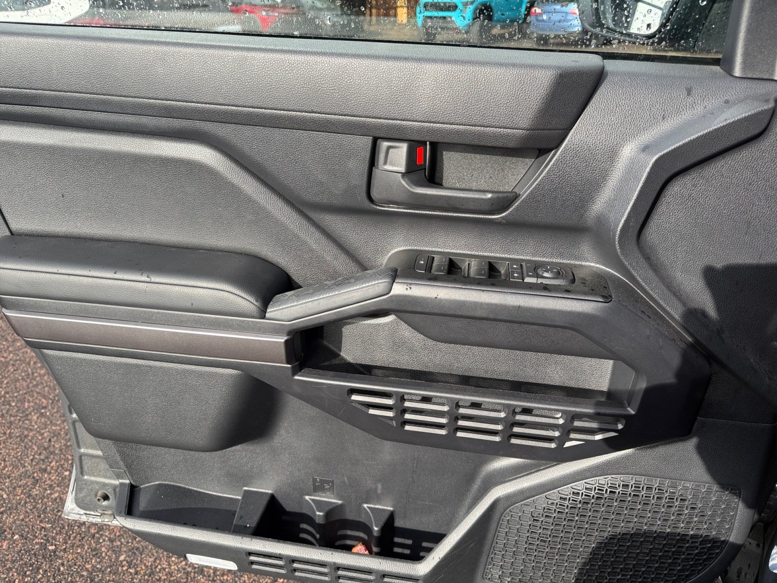 Used 2025 Toyota 4Runner SR5 AWD/4WD image 13