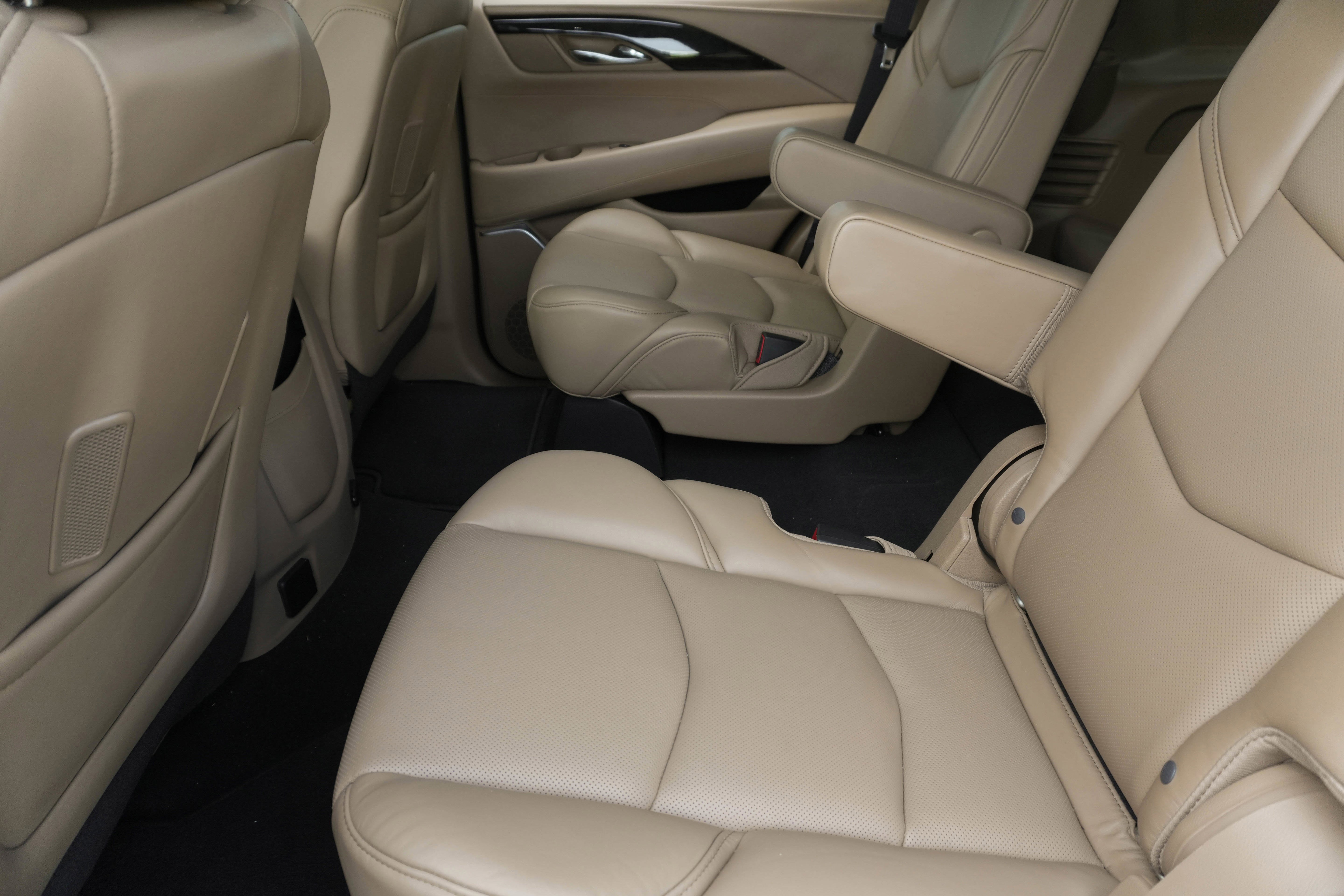 Used 2020 Cadillac Escalade Platinum AWD/4WD image 31