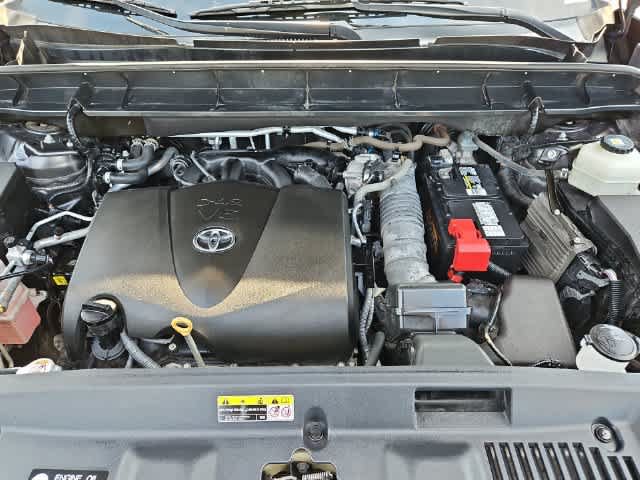 Used 2021 Toyota Highlander XLE FWD image 12