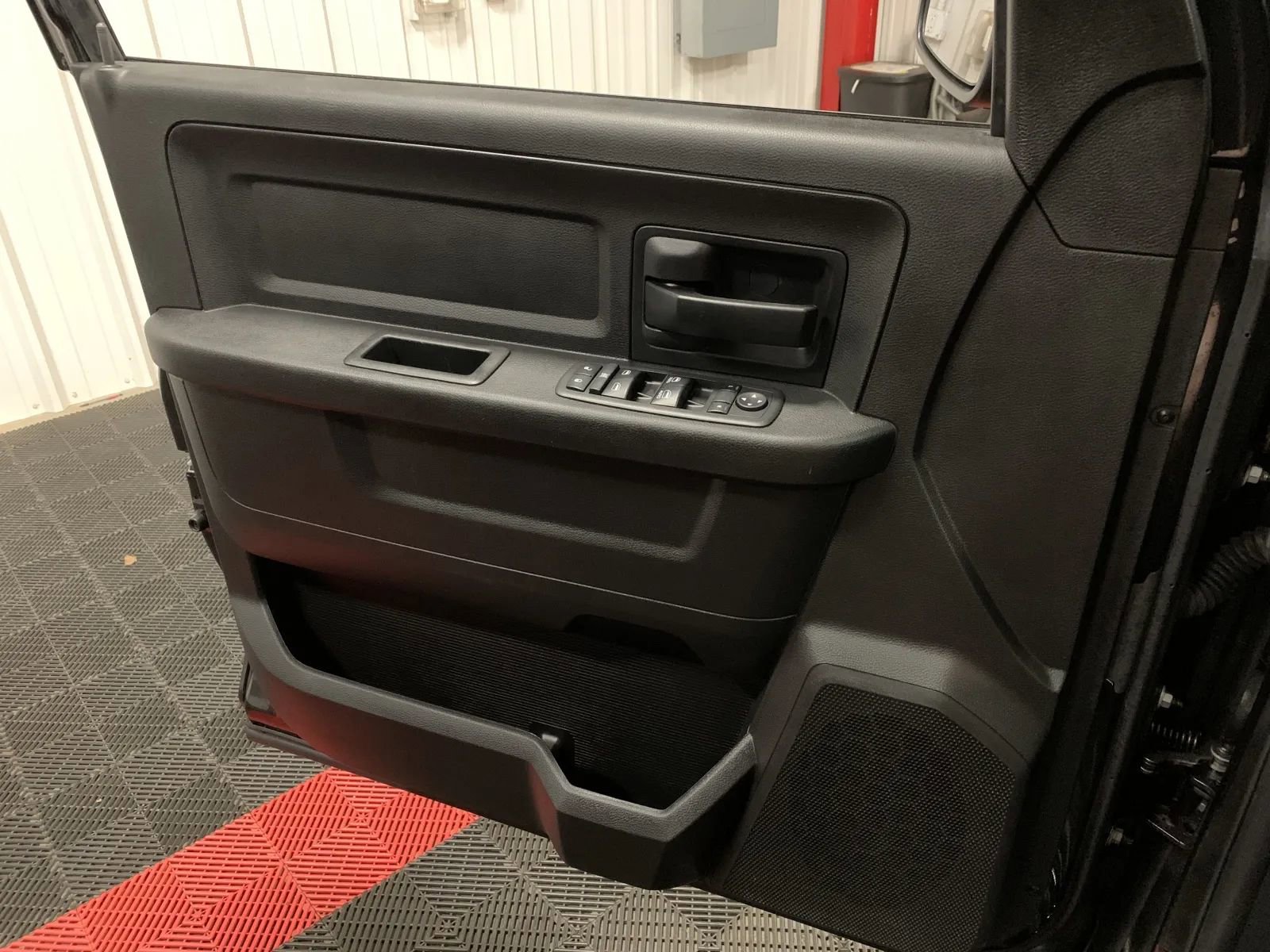 Used 2018 RAM 1500 Express w/ Express Value Package image 27