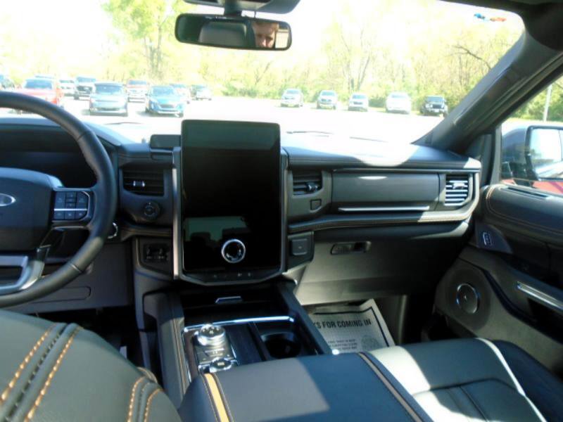 New 2024 Ford Expedition Max Platinum image 10