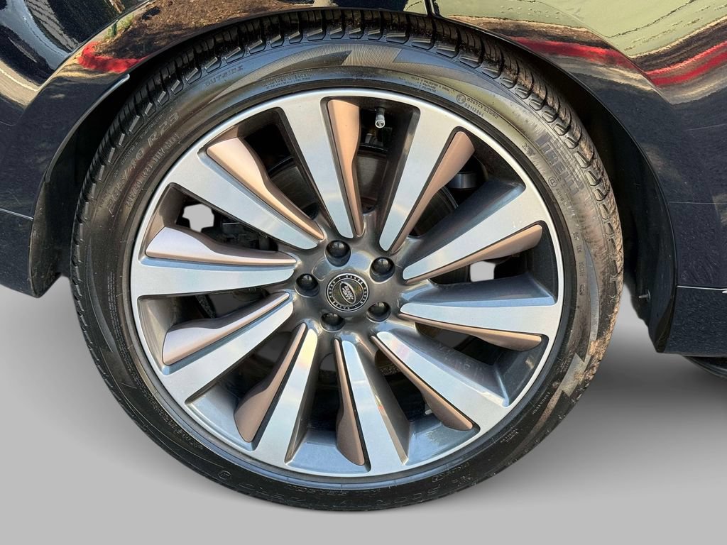 Used 2024 Land Rover Range Rover SV AWD/4WD image 13