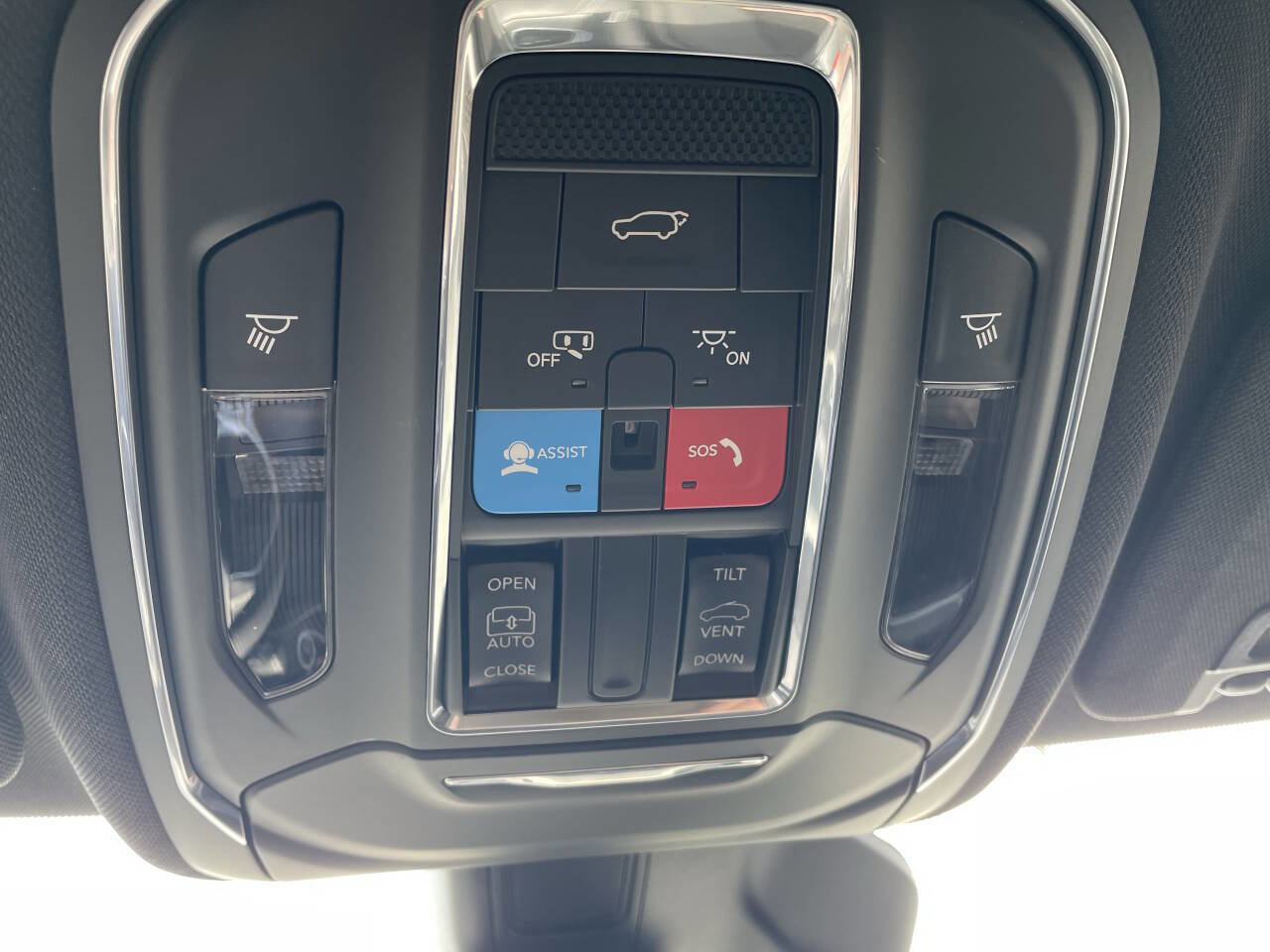 Used 2024 Jeep Grand Cherokee L Laredo w/ Luxury Tech Group I AWD/4WD image 31