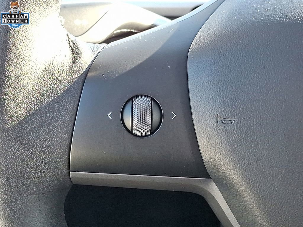 Used 2022 Tesla Model Y Long Range image 22