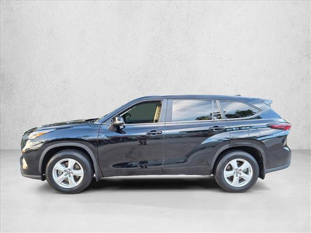 Certified 2024 Toyota Highlander LE FWD image 8