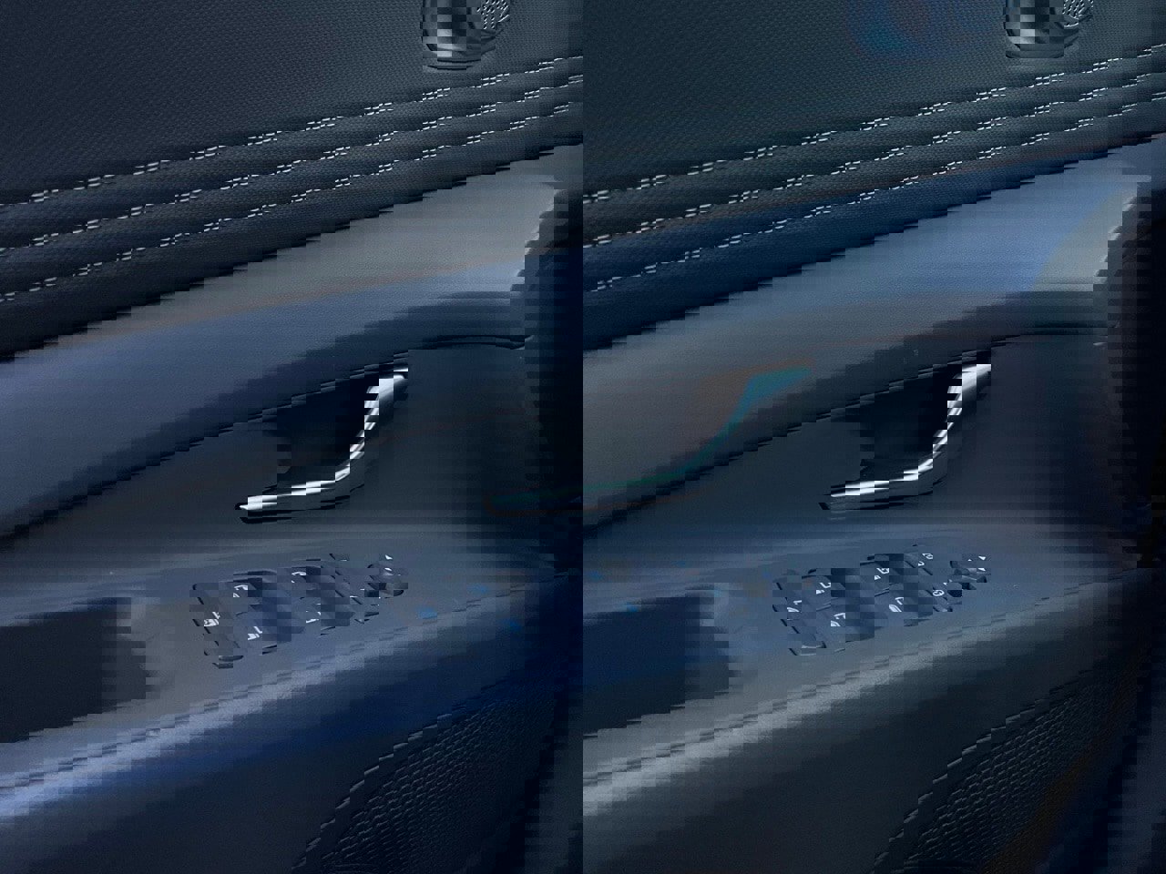 Used 2025 Hyundai Elantra SEL image 21