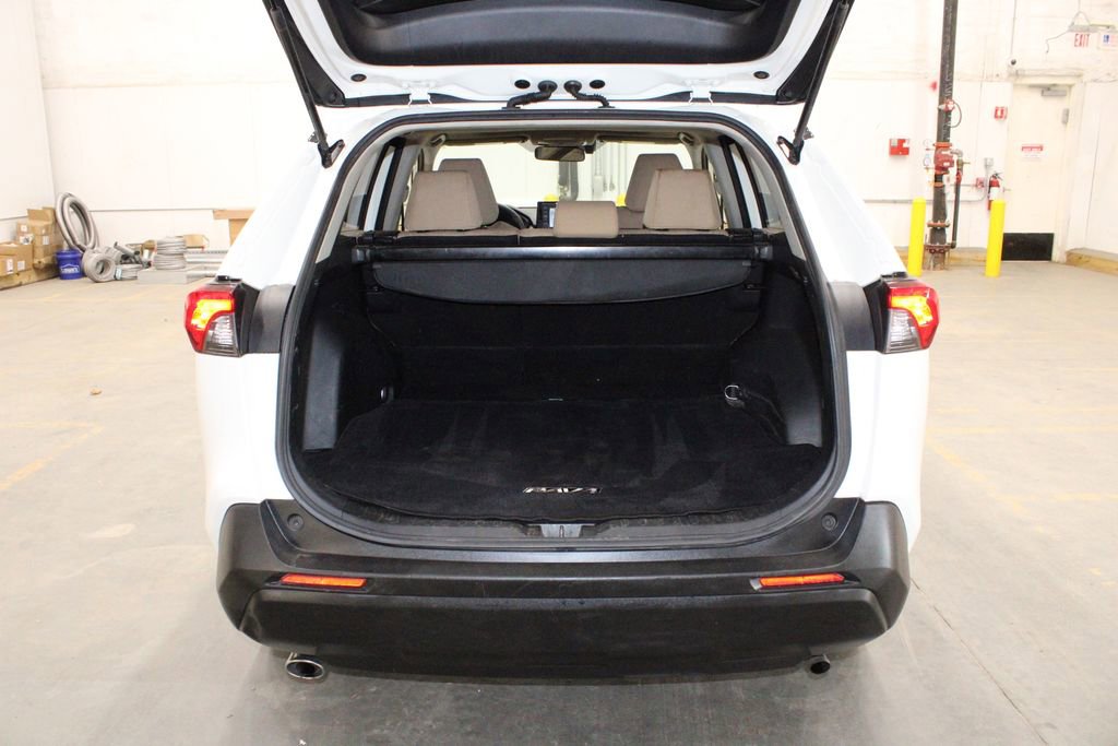 Used 2019 Toyota RAV4 XLE image 14