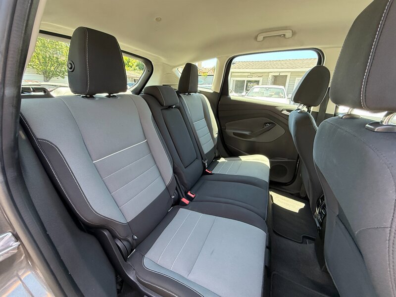 Used 2013 Ford C-MAX SE FWD image 22