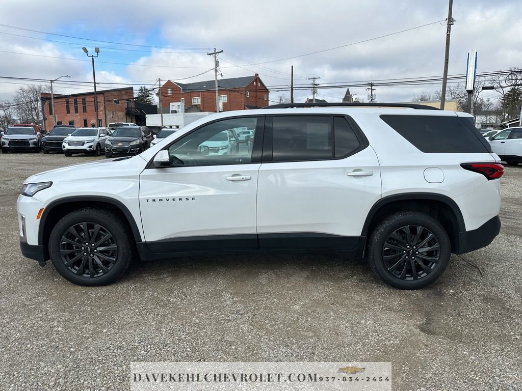 Used 2023 Chevrolet Traverse RS image 2