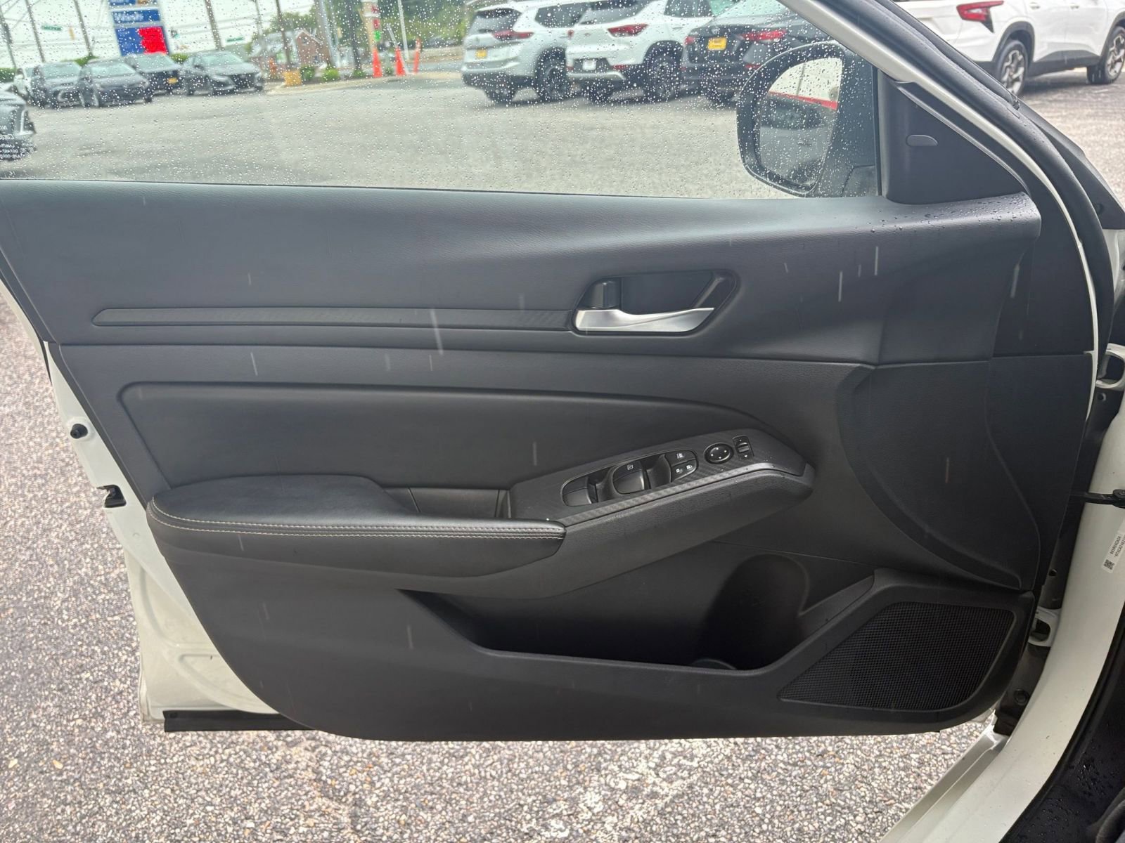 Used 2025 Nissan Altima 2.5 SV FWD image 18