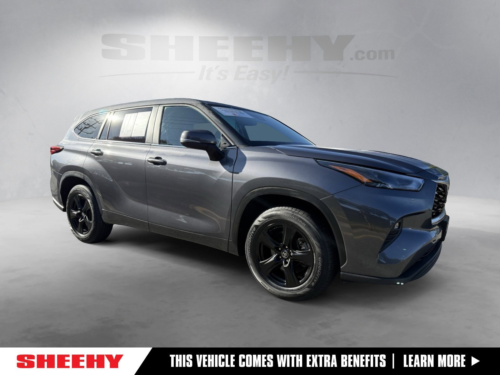 Certified 2024 Toyota Highlander LE image 1