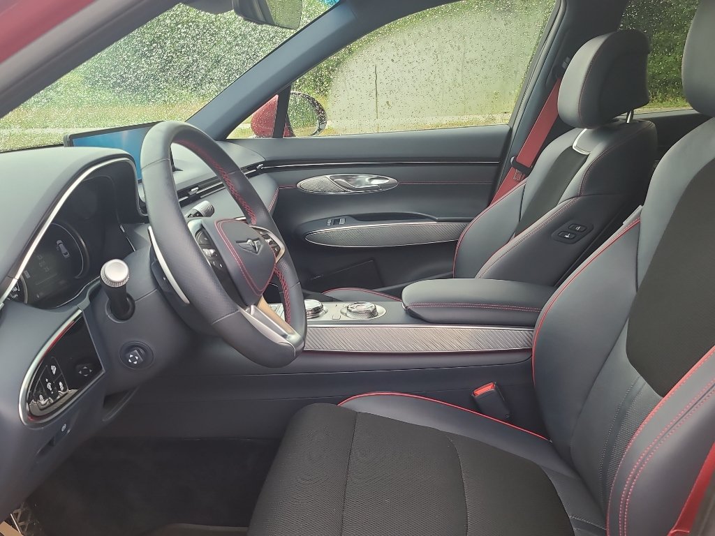 Used 2024 Genesis GV70 3.5T Sport AWD/4WD image 13