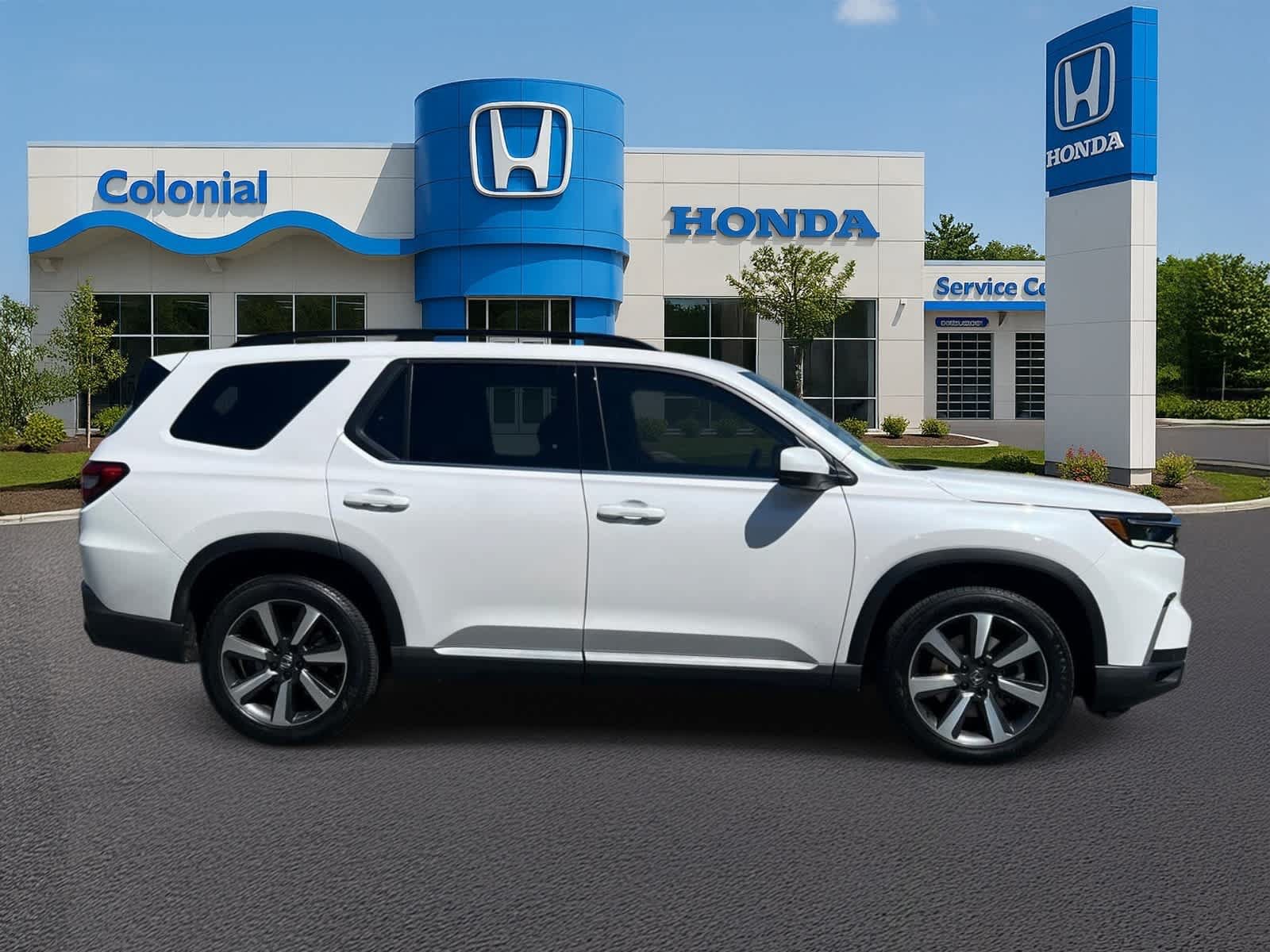Used 2023 Honda Pilot Touring image 8