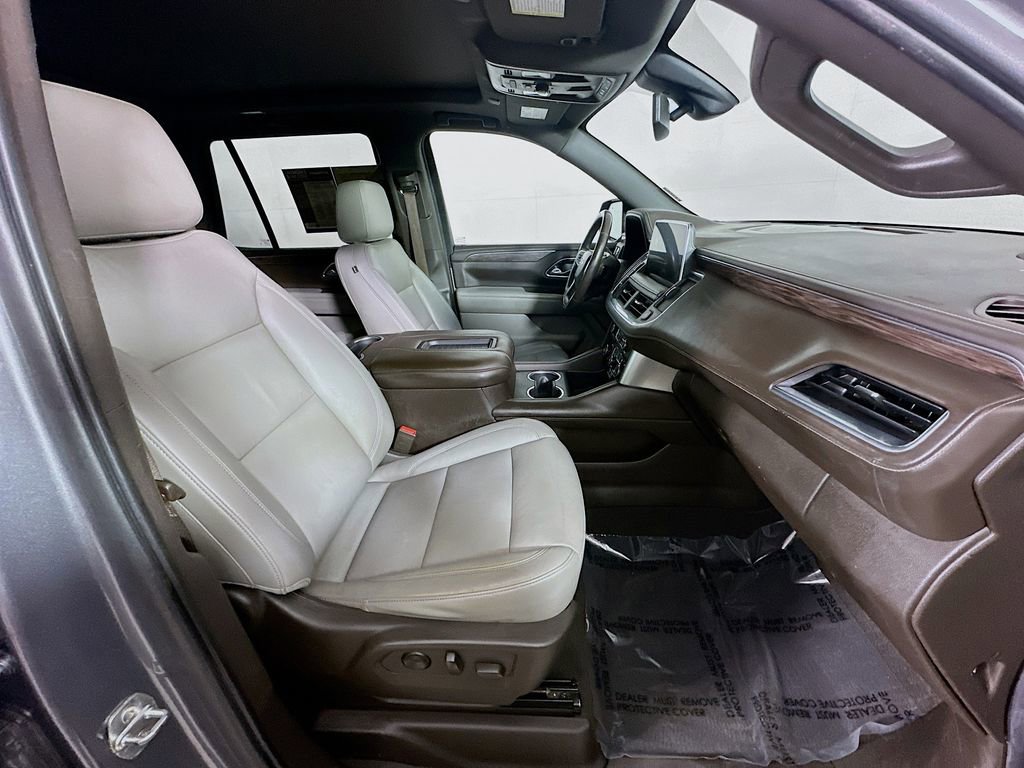 Used 2021 Chevrolet Tahoe LT w/ LT Signature Package RWD image 12