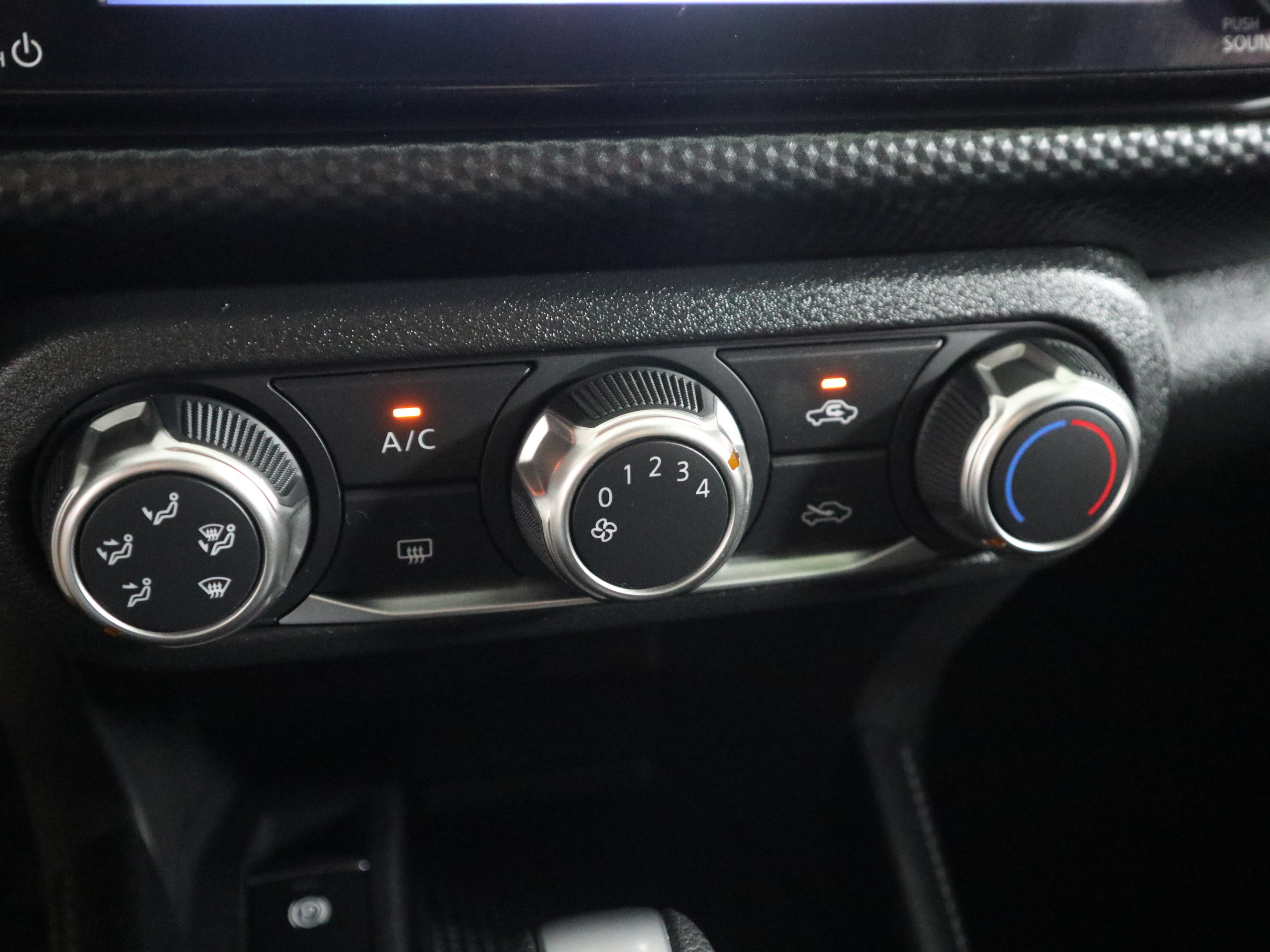 Used 2023 Nissan Kicks SV FWD image 32